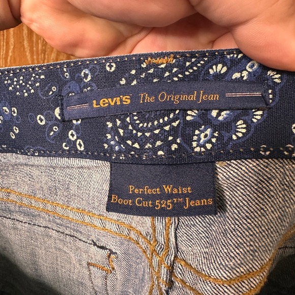 Levi Strauss & Co Boot Cut 525 Perfect Waist Jeans Women 8 Blue Denim Straight - Picture 8 of 9